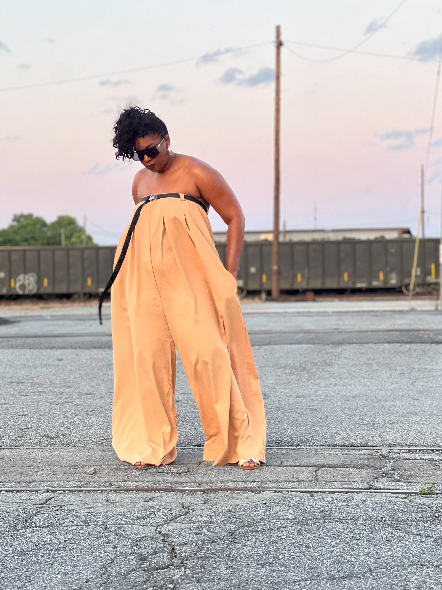 STRAPLESS OVERSIZED JUMPSUIT