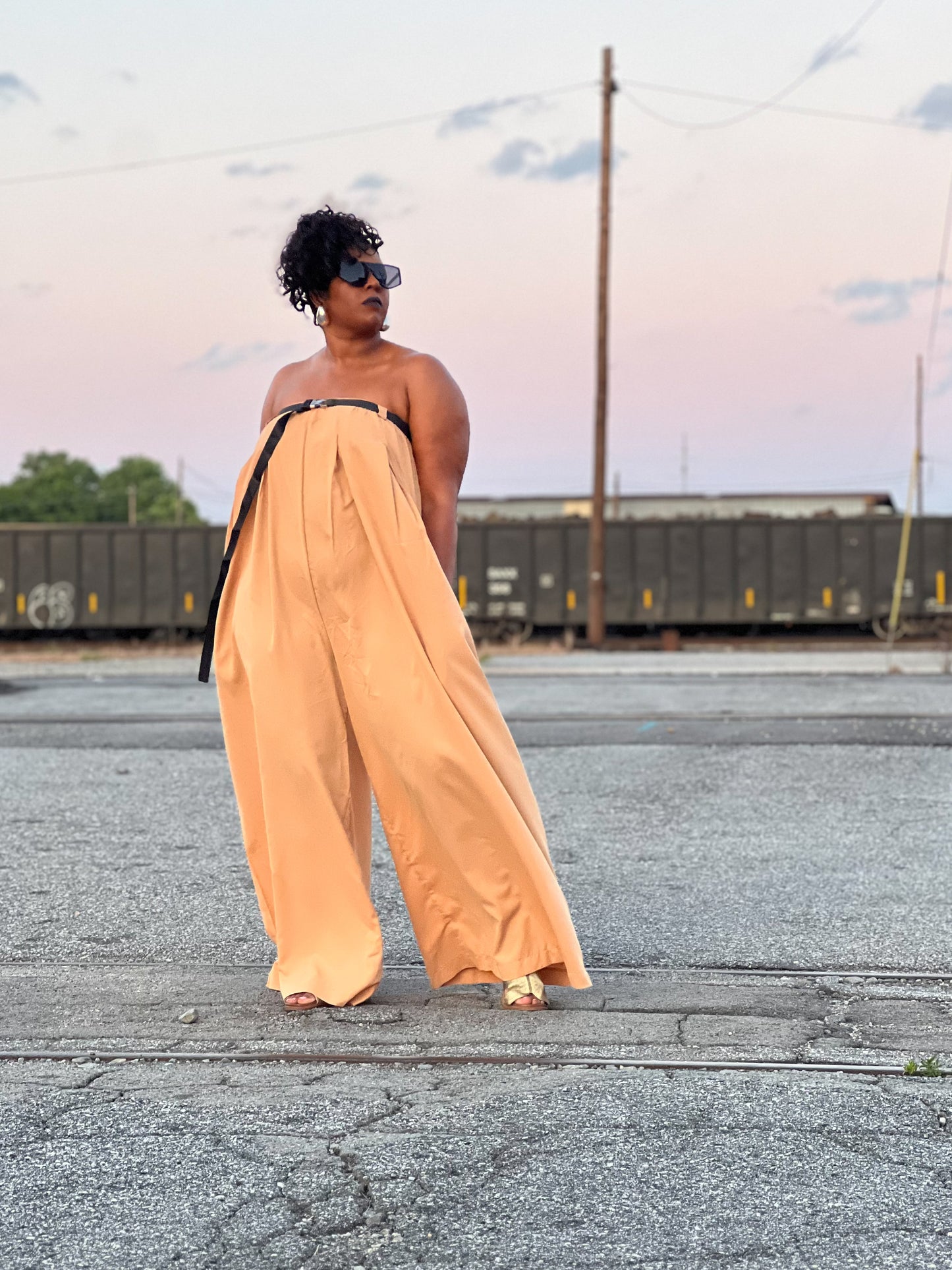 STRAPLESS OVERSIZED JUMPSUIT