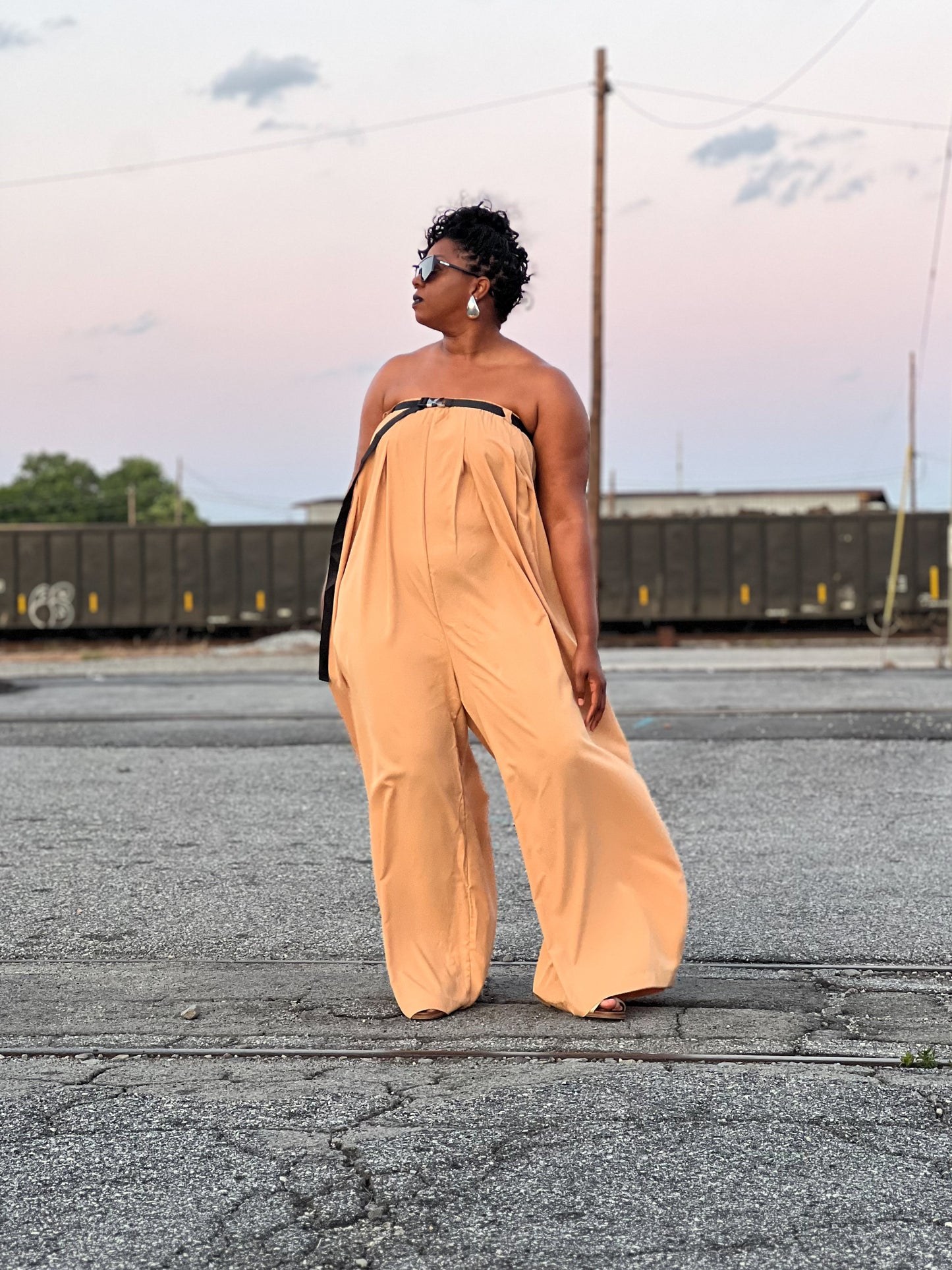 STRAPLESS OVERSIZED JUMPSUIT